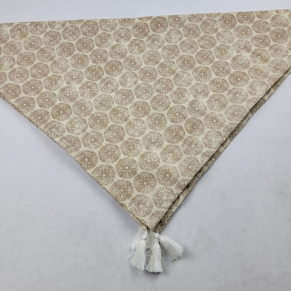 NWOT linen blend Threshold square table throw 50" x 50" - Picture 3 of 7